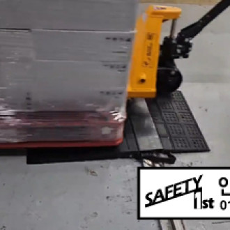 향동 현대 테라타워 DMC에 핸드자키용 고무 방화 문턱 경사로 설치