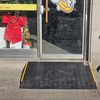 의왕시 희망나래장애인복지관 : 상가 경사로 설치