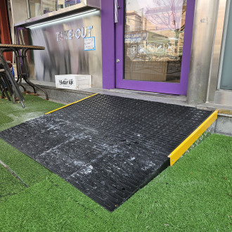 부천시 장애인종합복지관 : 휠체어 경사로 설치