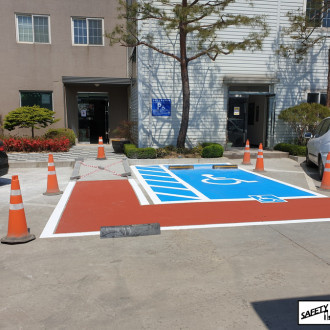 장애인 주차구역, 벽부형 장애인 주차표지판 그리고 MMA 접근로